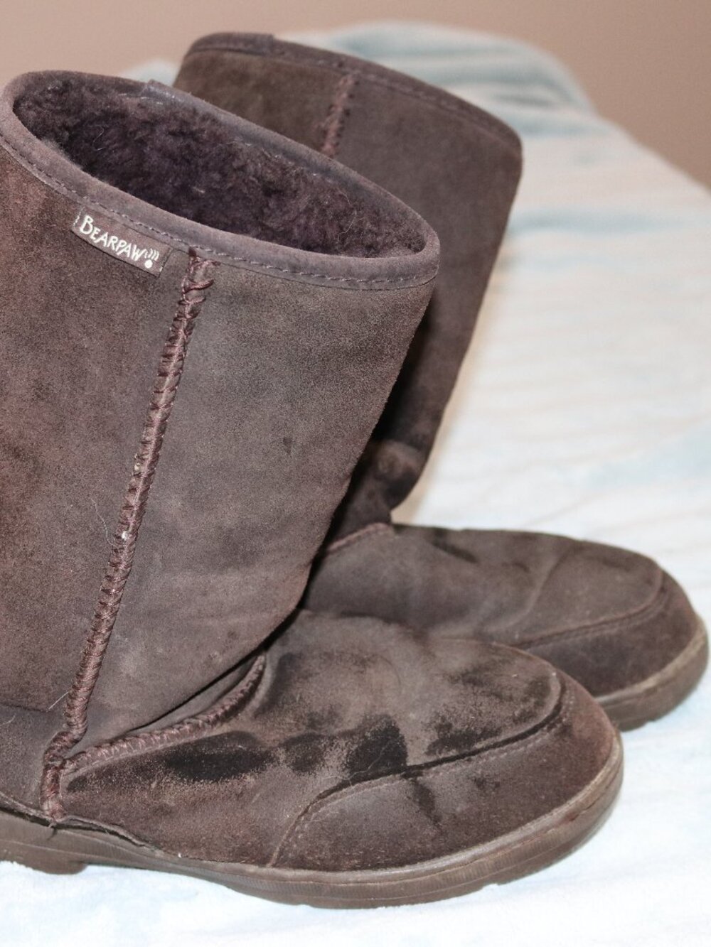 Women's Bearpaw brown suede fur lined boots. Size 9.